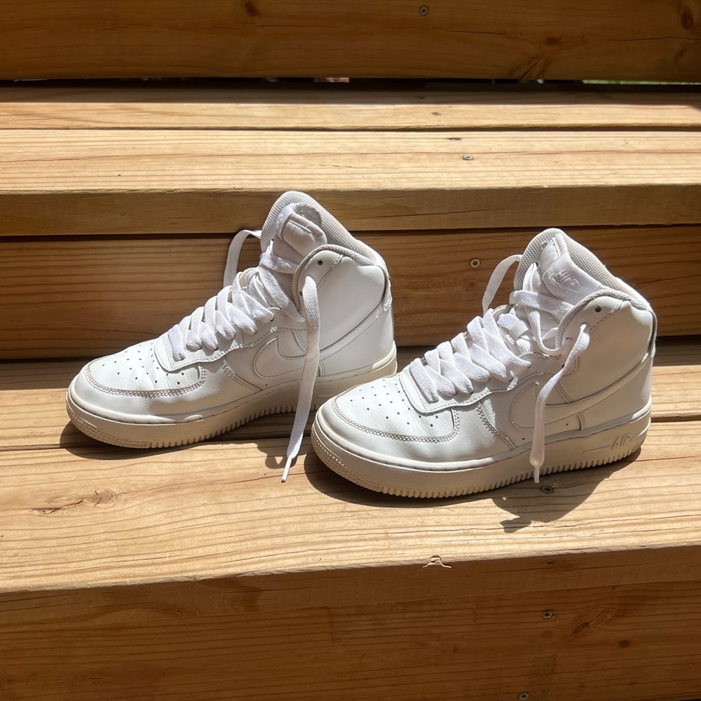 Nike Air Force One white leather high tops - Picture 5 of 9